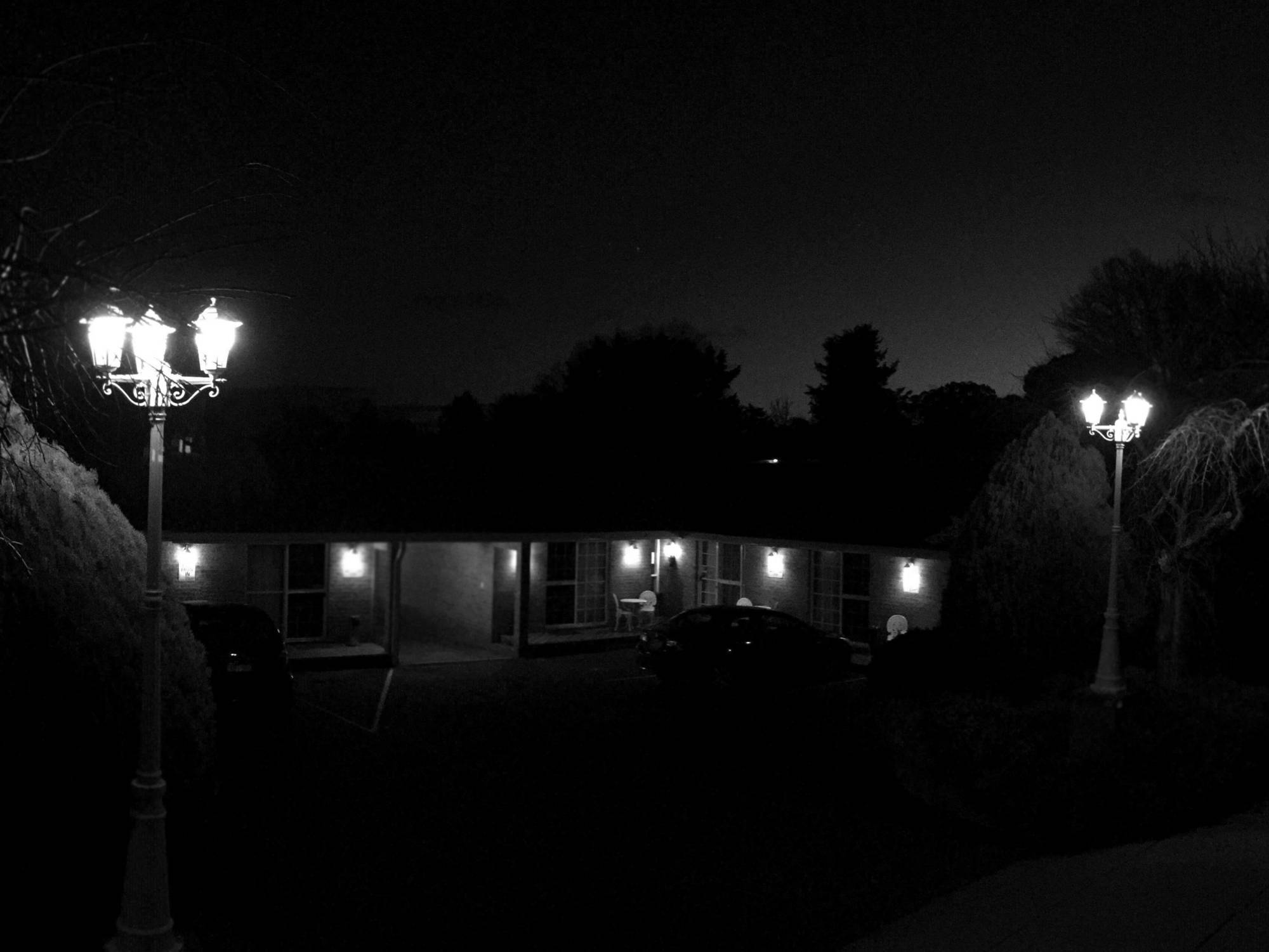 White Lanterns Motel Армідейл Екстер'єр фото